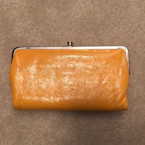HOBO International Double Frame Patent Clutch